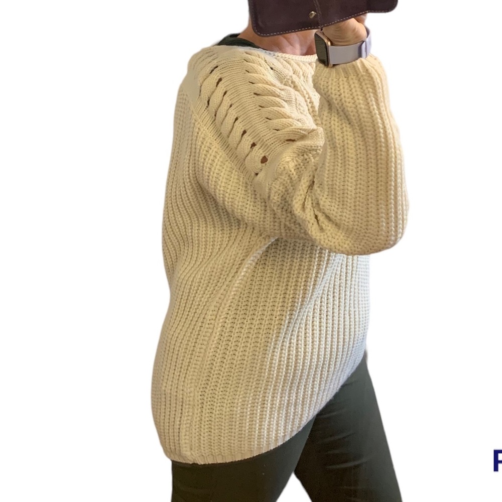 SALE!! Loose fit sweater. David Bitton fits like XL.     6